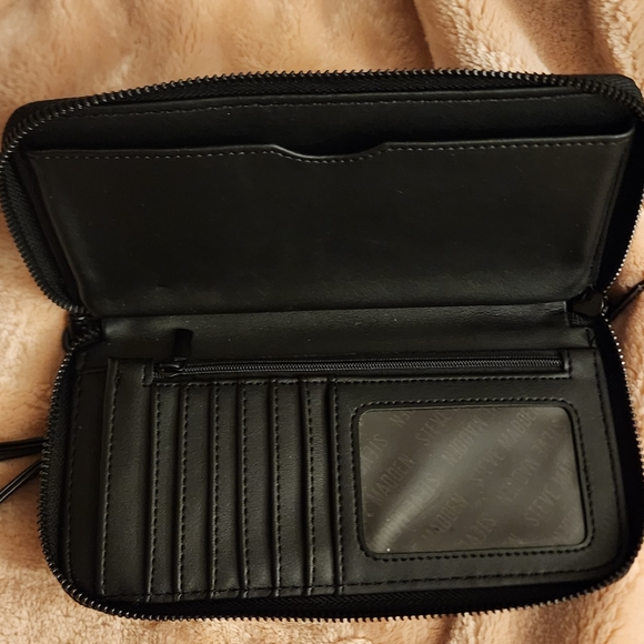 Black Steve Madden Wallet - Picture 3 of 6